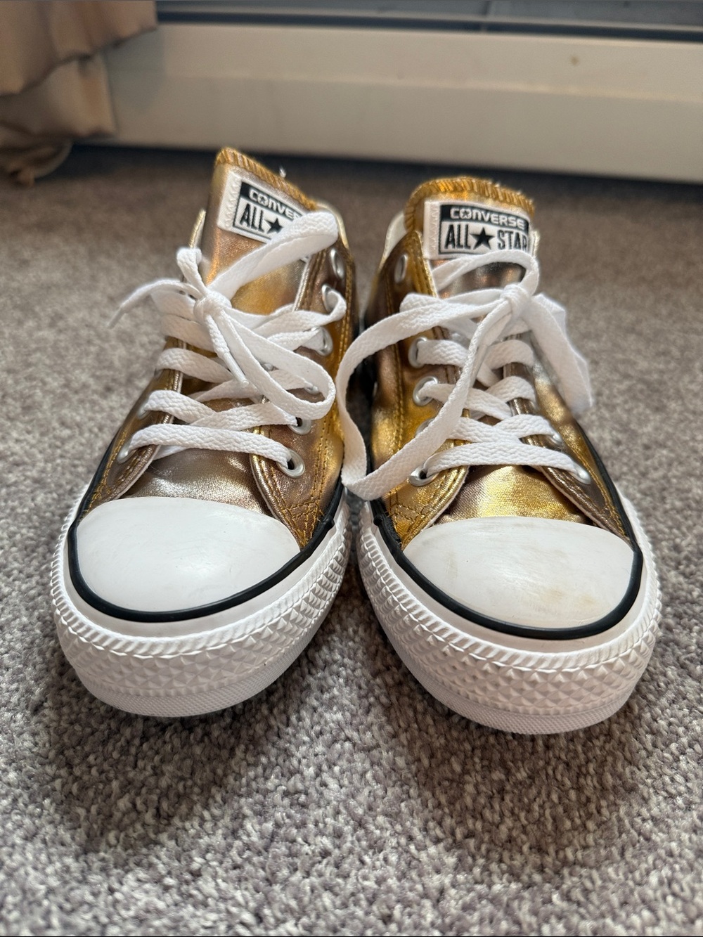 Converse womans Low Top Metallic Gold Lace-Up Sneakers - Picture 2 of 6